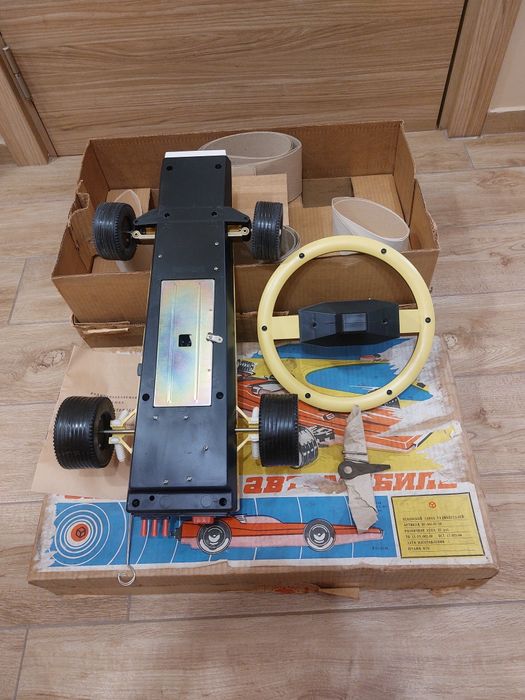 Стара радиоуправляема количка СССР, 1990 / Гоночный автомобиль "Спорт"