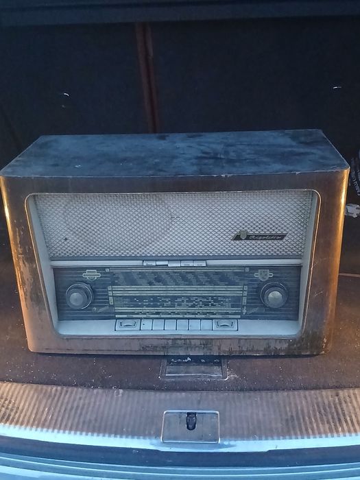 Radio vechi nu pre ma pricep  lam adus din Germania