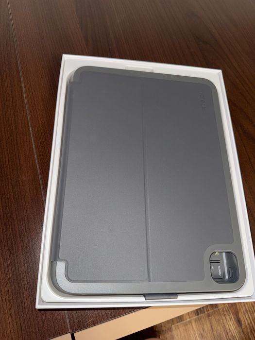 Husă cu tastatură detașabilă pentru iPad 10 / Air / Pro 11 – Nouă