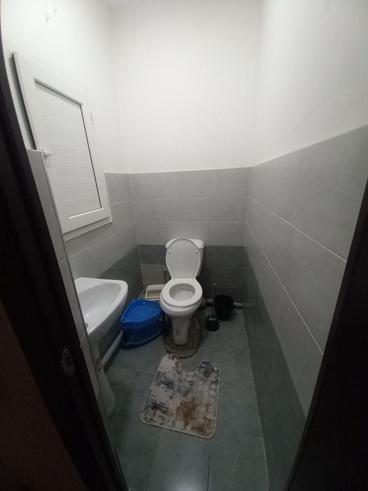 Motrid 3 xonali 1 etaj 7 qavatli dom sotiladi