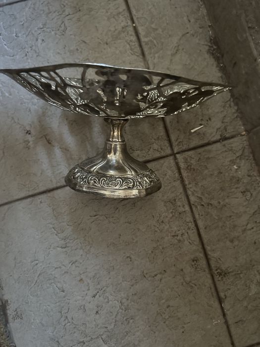 Посребрена фруктиера