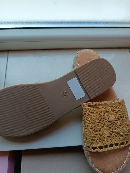 Чехли / цвят охра