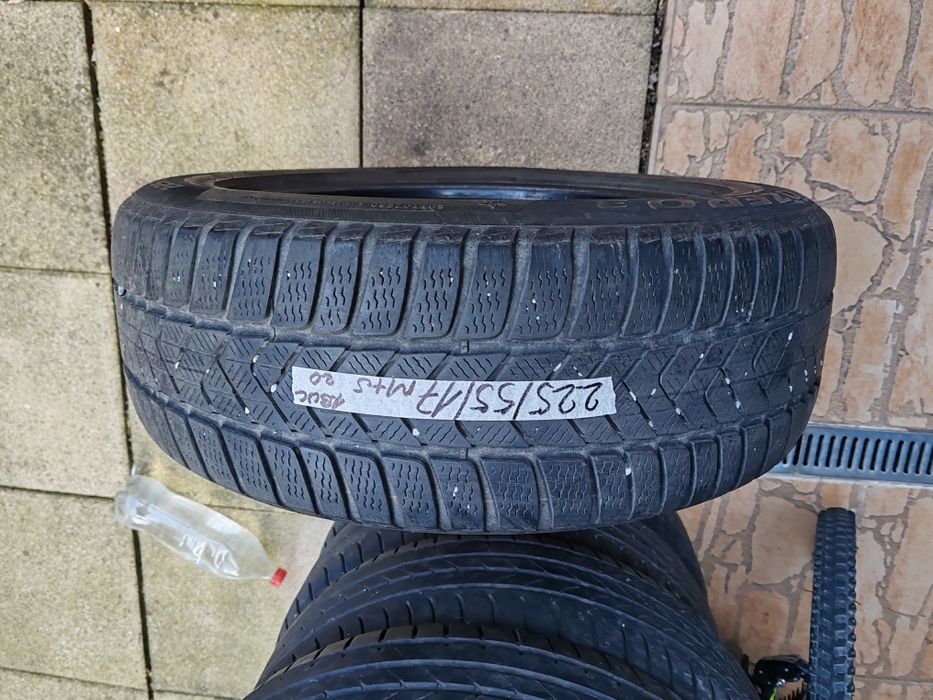 Vând cauciucuri 225/55/17 M+S 1 buc//Pirelli//imp Germania
