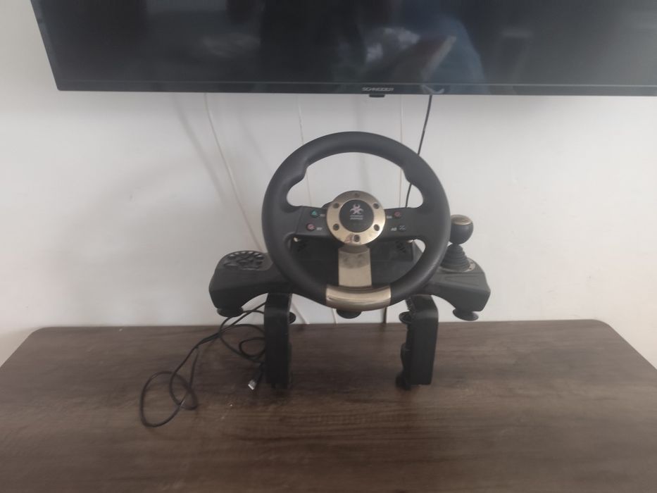 Titlu anunț: Volan Gaming Myria MG7419 cu Pedale (PC / PS4 / Xbox One / PS3) - Stare perfectă