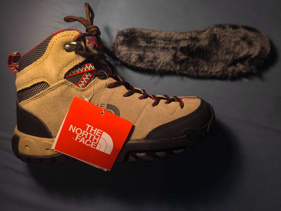 Ботинки зимние The North face 39 размер