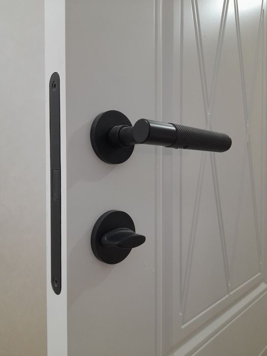 Есік орнату.Установка дверей