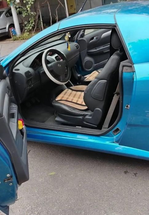 Opel tigra benzină