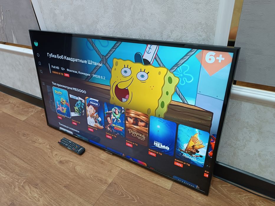 Телевизор SAMSUNG Смарт 4k UHD.