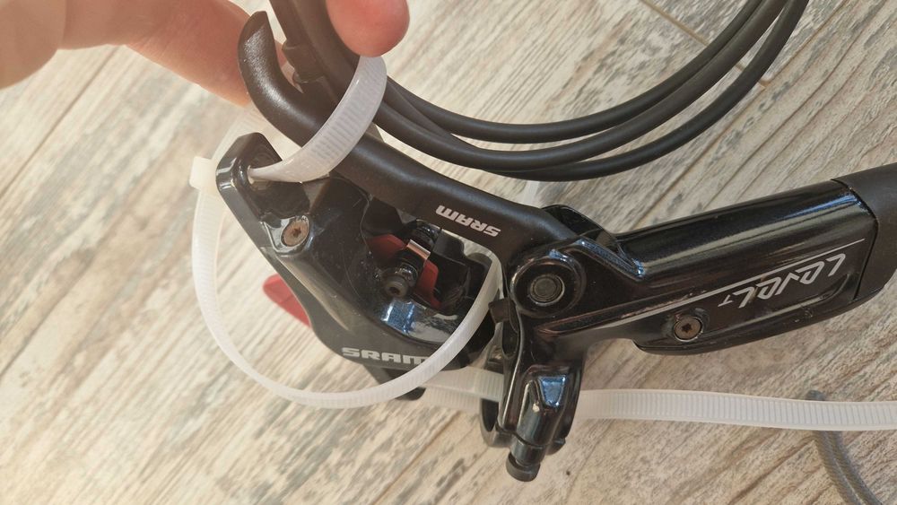 комплект спирачки Sram Level T + скоби Avid MatchMaker + накладки