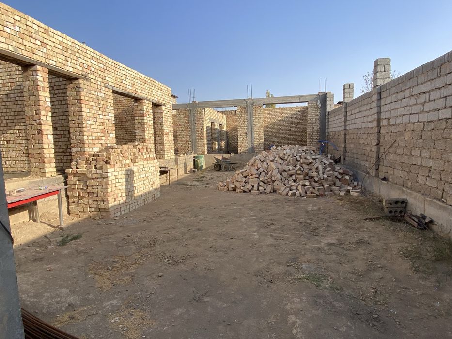 Участка сотилади 4 сот зангата ором кафе