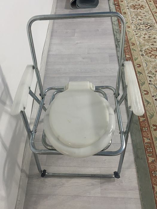 Кресло туалет унитаз