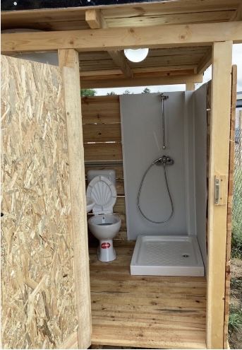 Каравана Под Наем ,,Антоанет'' на Къмпинг Градина