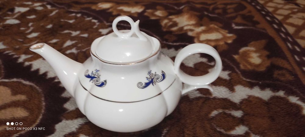 Чайник заварочный фарфоровый, ОЧЕНЬ КРАСИВЫЙ