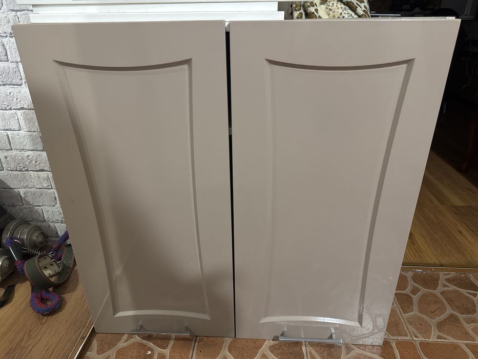 Навесные кухонные шкафы 6шт