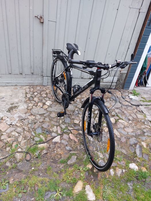 Vând biciclete de barbati și dama