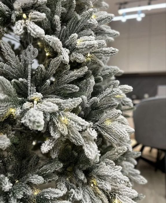 Елка искуственая