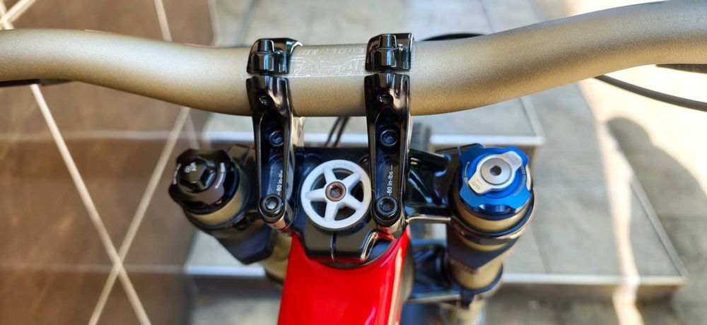 Specialized S-Works Demo 8 Carbon – Легендарен DH Флагман! Top Spec
