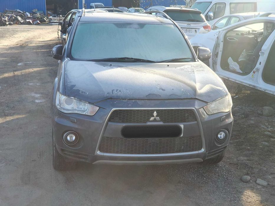 Dezmembrez Mitsubishi Outlander 2 GX 4 DI-D 2.2D 2011