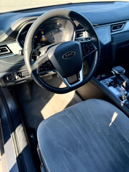 Продам jac j7 2023 года