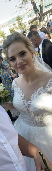 Vand rochie de mireasa