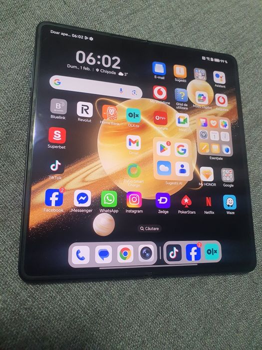 Vând Honor V3  foarte slim