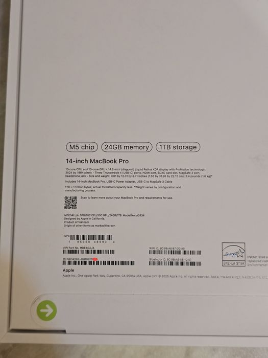 MacBook Pro 14 M5 24/1TB новый