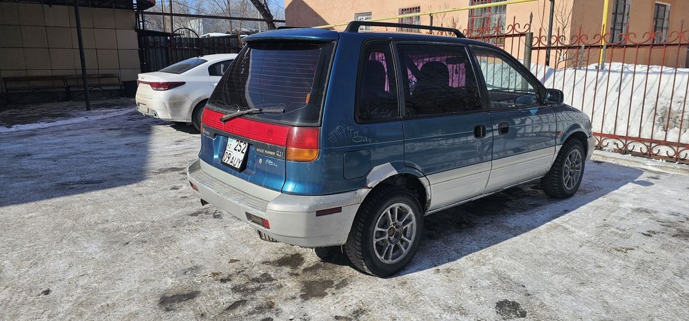 Mitsubishi space runner