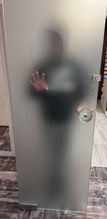 Стъклени врати, матирани, в отлично състояние