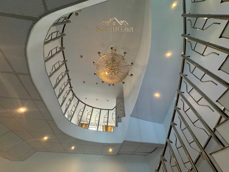 Продава се Къща в Лясковец - 496 кв.м за 505 €/кв.м - Снимка #2