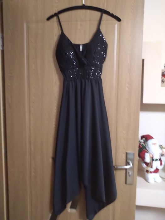 Vand rochie neagra cu paiete