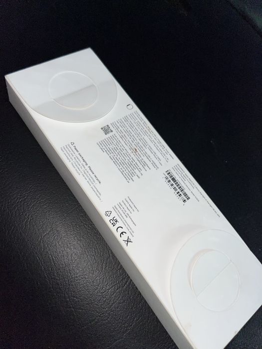 Продавам часовник Apple Watch SE3 40