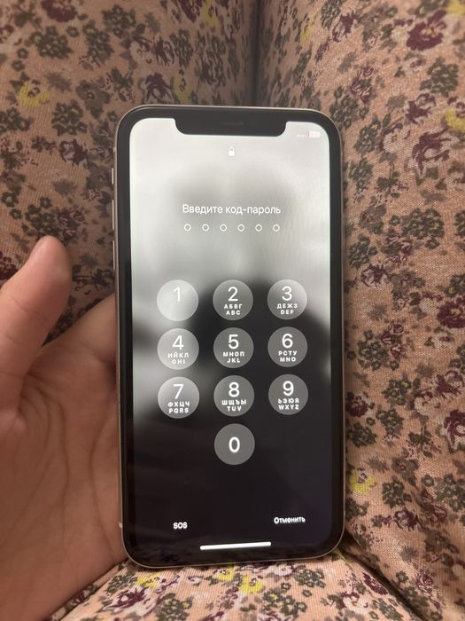 Продам айфон 11,