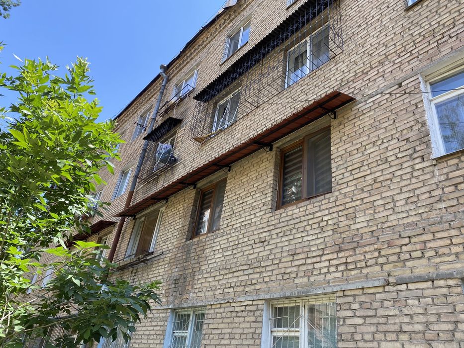 Навесы, козырьки, бельевые ролики, наружные конструкции