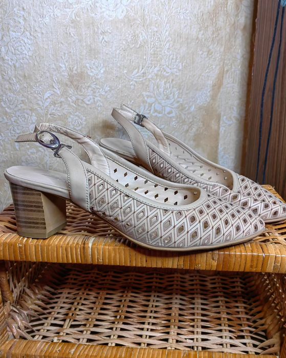 Дамски сандали на ток Mat Star, 38 номер, 5€