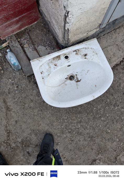 Унитазы и раковины Б/У