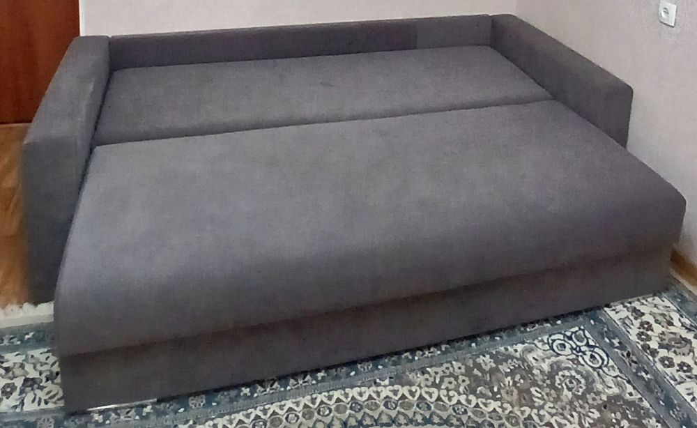 Продается диван новый