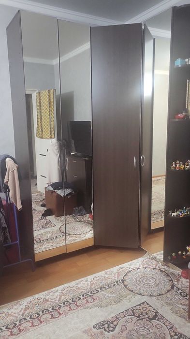 Шкаф угловой для одежды