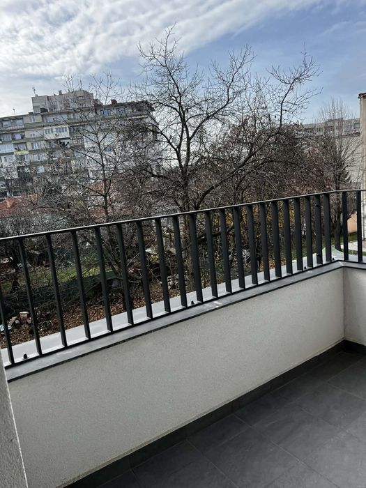 От собственик: тристаен апартамент в луксозна сграда – кв. Надежда 2