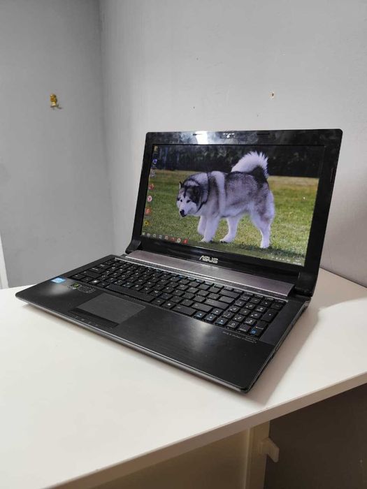 Ноутбук Asus core i5 все работает отлично