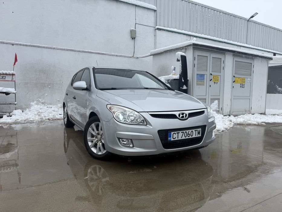 Продавам Hyndai i30 1.4 бензин/газ