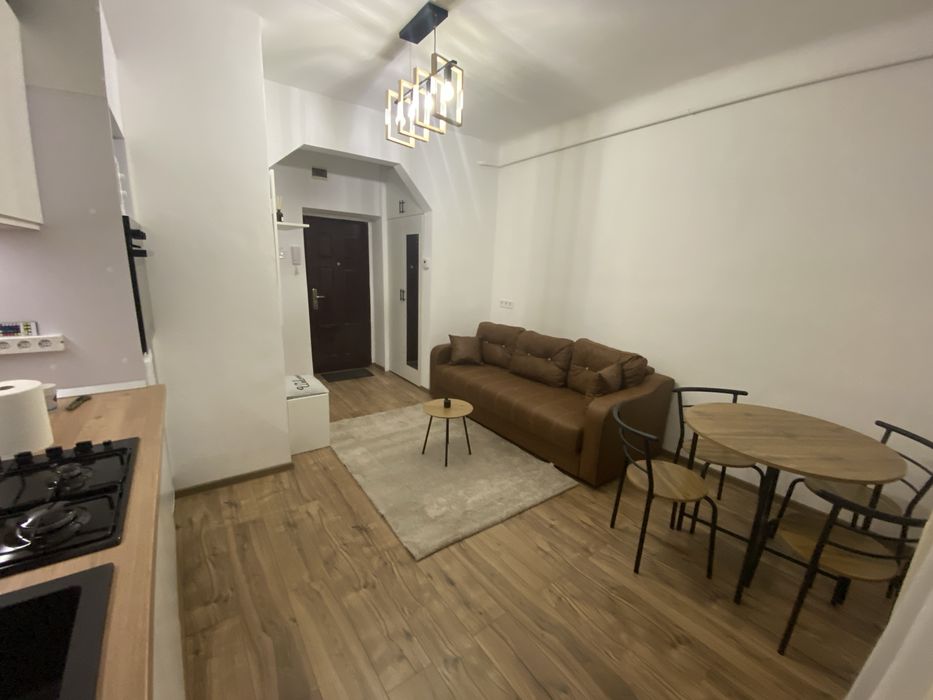 Garsonieră complet renovată 2023 – zona UMF / Spital Județean