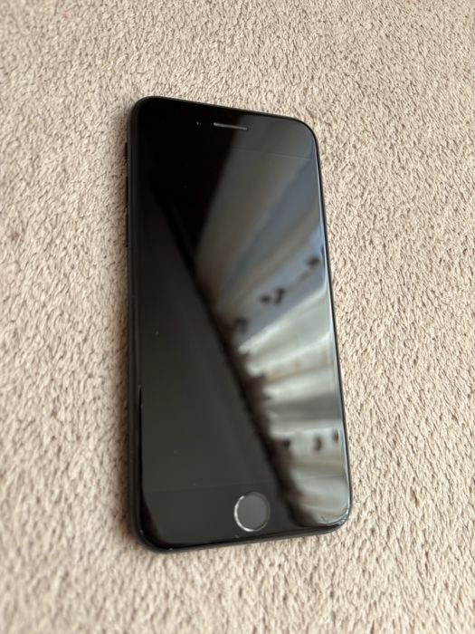 Iphone SE2020 черен