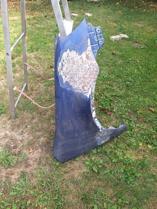 Vând aripa dreapta fata Volkswagen golf