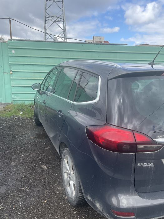 Опел зафира Ц турер 2012 г / opel zafira C Tourer 1.6 turbo  на части