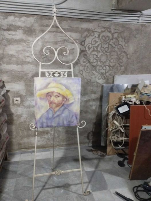 Триножник за картини