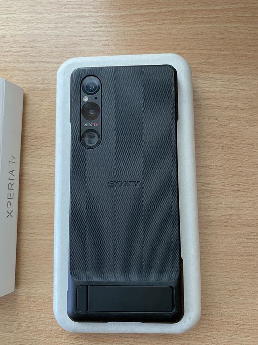 Sony Xperia 1 V и слушалки WH-1000XM5