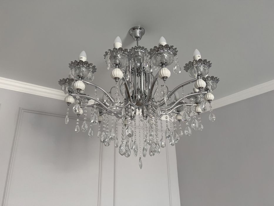 Продаю люстру.