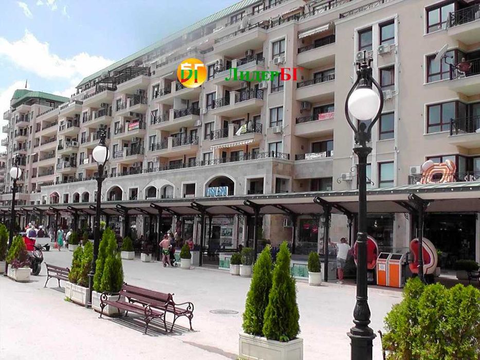 Тристаен апартамент с фронтална гледка към морето в комплекс Сирена