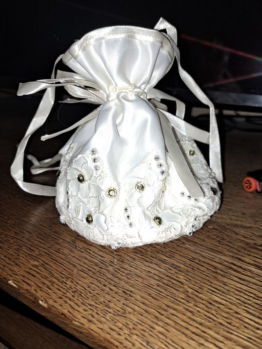 Продам свадебное платье с сумочкой