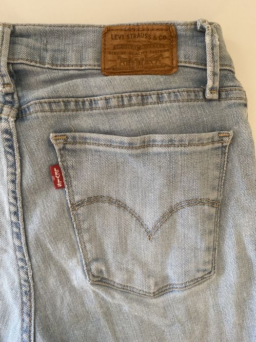 Blugi Levi’s 710 mărimea 26 Super Skinny